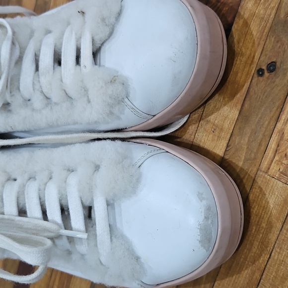 🔥 PRADA White Shearling Leather Sneakers – Size 37 (US 6.5-7) 🔥 - Picture 7 of 11